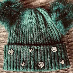Disney knit pop Pom beanie hat. Mickey/ Minnie Mouse bling with snowflakes.